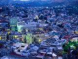 Aerial View Of City At Dusk, Guanajuato, Guanajuato, Mexico Lámina fotográfica por John Neubauer