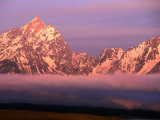 Teton Range with Fog Shrouded Jackson Hole Valley Below, Grand Teton National Park, Wyoming, USA Photographie par Stephen Saks