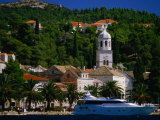 Buildings and Cruise Ship in Harbour of Resort Town, Cavtat, Dubrovnik-Neretva, Croatia Photographie par Jon Davison