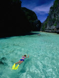 Snorkelling in the Big Lagoon, El Nido, Miniloc Island, Palawan, Philippines Photographie par Mark Daffey