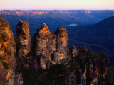 Three Sisters Rock Formation Katoomba, New South Wales, Australia Photographie par Glenn Beanland