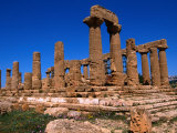 Ruins of Temple of Juno, Valley of Temples, Ancient City of Akragas, Agrigento, Sicily, Italy Photographie par Stephen Saks