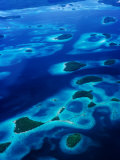 Marovo Lagoon in the Solomon Islands, Marovo Lagoon, Western Province, Solomon Islands Fotografie-Druck von Peter Hendrie