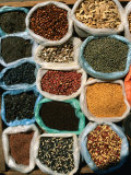 Spices for Sale at Market, Pa-An, Hpa-An, Kayin State, Myanmar (Burma) Photographie par Bernard Napthine