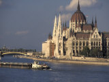 Parliament and Danube, Budapest, Hungary Photographie par Dave Bartruff