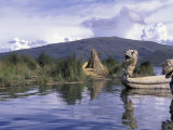 Dragon Boats Made of Reeds, Uros Floating Islands, Lake Titicaca, Peru Photographie par Cindy Miller Hopkins