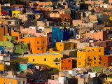 Steep Hill with Colorful Houses, Guanajuato, Mexico Fotografie-Druck von Julie Eggers