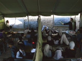 Afghan Teachers Give a Language Lesson to Boys and Girls Photographie par Rodrigo Abd