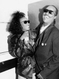 Whitney Houston and Stevie Wonder American Singers Back Stage at the Nelson Mandela Birthday Concer Lámina fotográfica