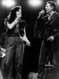 Jerry Lee Lewis Singing on Stage with Sister Linda Gail Lewis Lámina fotográfica