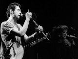 Shane Macgowan Irish Pop Singer the Pogues on Stage, 1988 Fotografická reprodukce Shane Macgowan Irish Pop Singer the Pogues on Stage, 1988 Fotografická reprodukce