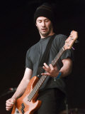 Keanu Reeves on Stage Performing at the Glastonbury Festival with His Group Dogstar, June 1999 Lámina fotográfica Keanu Reeves on Stage Performing at the Glastonbury Festival with His Group Dogstar, June 1999 Lámina fotográfica