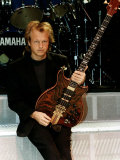 Mark King of Level 42 Holding His Bass Lámina fotográfica Mark King of Level 42 Holding His Bass Lámina fotográfica