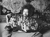 Jimi Hendrix in London at His Mayfair Flat Once the Residence of George Frederick Handel, 1969 Fotografie-Druck