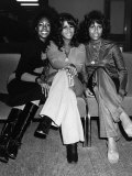 The Supremes the Girl Singing Group Arriving at Heathrow Airport Tuesday the 9th of, November 1971 Lámina fotográfica