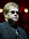 Elton John in Concert on His World Tour for His Firet Night in the UK at Wembley Arena, July 2004 Lámina fotográfica