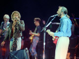 The Who in Concert at the Royal Albert Hall, Roger Daltry and John Entwhistle on Stage, October 198 Lámina fotográfica The Who in Concert at the Royal Albert Hall, Roger Daltry and John Entwhistle on Stage, October 198 Lámina fotográfica