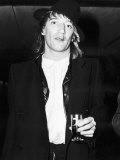 Singer Songwriter Rod Stewart Left the First-Class Lounge of a Jet Plane Looking Like a Pig-Sty Photographie
