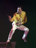 Freddie Mercury of Queen During Concert at Wembley Stadium, London, on an Air Guitar, July 1989 Fotografická reprodukce Freddie Mercury of Queen During Concert at Wembley Stadium, London, on an Air Guitar, July 1989 Fotografická reprodukce