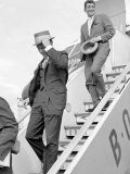 Frank Sinatra Arriving at Heathrow Airport with Dean Martin, August 1961 Photographie