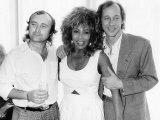 Phil Collins with Tina Turner Mark Knopfler after an All Star Lunch with Princess Michael of Kent Stampa fotografica Phil Collins with Tina Turner Mark Knopfler after an All Star Lunch with Princess Michael of Kent Stampa fotografica