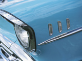 Headlight in Blue Car Photographie