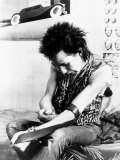 Sid Vicious, of the Punk Group Sex Pistols, Injects Himself with Heroin in 1978 Photographie