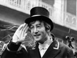 John Lennon Playing the Part of a Commissionaire in the TV Programme Not Only But Also, 1966 Fotografie-Druck