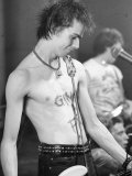 Sid Vicious of the Sex Pistols in Holland, January 6th 1977 Lámina fotográfica Sid Vicious of the Sex Pistols in Holland, January 6th 1977 Lámina fotográfica