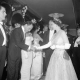 Frank Sinatra, Greeted by the Queen of England at a Premier, October 1958 Photographie