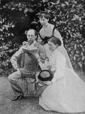 Charles Dickens English Writer at His Home at Gadshill in Kent with His Daughters Kate and Mary Photographie