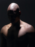 Male Nude in Shadows Fotografisk tryk