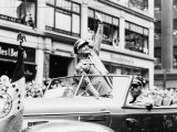 General Dwight D. Eisenhower in Parade, 1945 Posters af Fred Palumbo General Dwight D. Eisenhower in Parade, 1945 Posters af Fred Palumbo