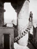 Staircase of the Tower of Palazzo Vecchio in Florence. in the Background the Dome of the Cathedral 写真プリント Staircase of the Tower of Palazzo Vecchio in Florence. in the Background the Dome of the Cathedral 写真プリント
