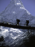 Bridge in Ama Dablam, Nepal Pósters por Michael Brown
