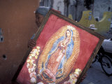 Virgen de Guadelupe, Chimayo, New Mexico, USA Lámina fotográfica por Judith Haden