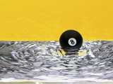 Extremely Buoyant Eight-ball Lámina fotográfica Extremely Buoyant Eight-ball Lámina fotográfica