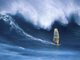 Person Windsurfing in the Sea Photographie