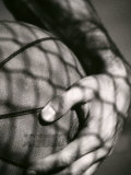 Holding the Basketball Fotografisk tryk Holding the Basketball Fotografisk tryk