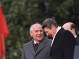U.S. President Ronald Reagan, Right, Talks with Soviet Leader Mikhail Gorbachev Photographic Print
