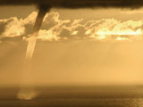 A Water Spout Appears Just off the Coast of Palos Verdes Photographie