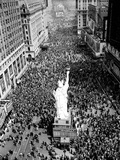 People Crowd Times Square at 42nd Street Fotografie-Druck