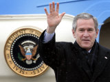 U.S. President George W. Bush Waves as He Steps out of the Air Force One Photographic Print