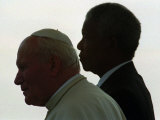 Pope John Paul II and South African President Nelson Mandela Fotografisk tryk Pope John Paul II and South African President Nelson Mandela Fotografisk tryk