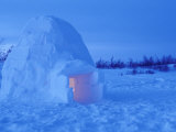 Interior of Arctic Igloo, Churchill, Manitoba, Canada Lámina fotográfica por Stuart Westmoreland Interior of Arctic Igloo, Churchill, Manitoba, Canada Lámina fotográfica por Stuart Westmoreland