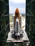 The Space Shuttle Discovery Begins Its Six Hour Trek from the Vehicle Assembly Building Photographie
