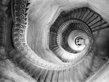 Traboule Staircase, Lyon, France Photographie par Walter Bibikow
