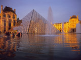 Louvre Pyramid, Paris, France Fotografie-Druck von David Barnes