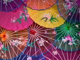 Colorful Silk Umbrellas, China Photographie par Keren Su