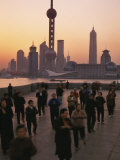 Tai-Chi on the Bund, Oriental Pearl TV Tower and High Rises, Shanghai, China Photographie par Keren Su